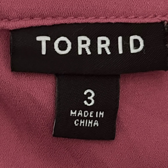 Torrid plum colored blouse - Picture 4 of 6